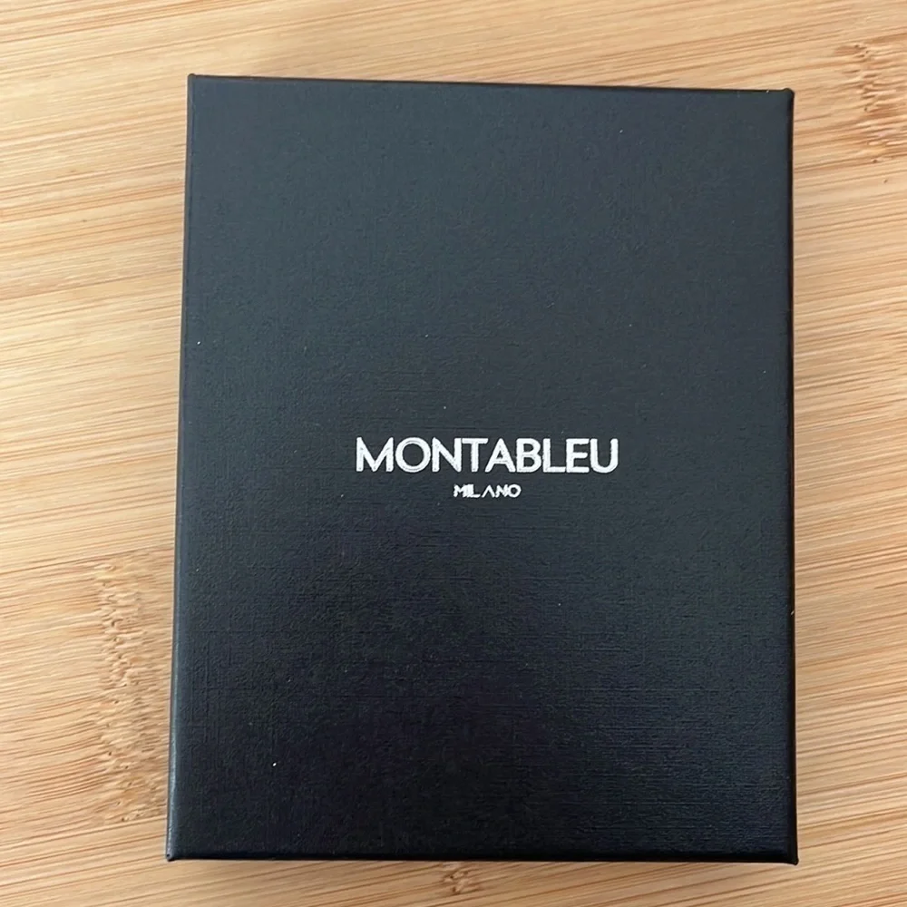 Brand New Montableu Carbon Black Slim Minimalist Wallet w/ Money Clip Executive